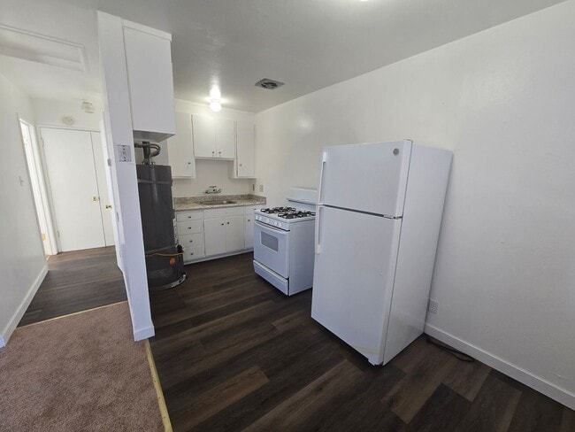 Photo - 418 C Street Apartment