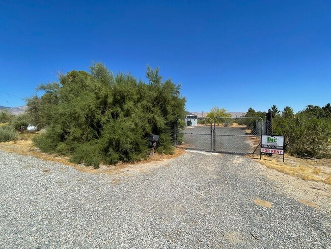 Foto del edificio - 601 1/2 California City Blvd.