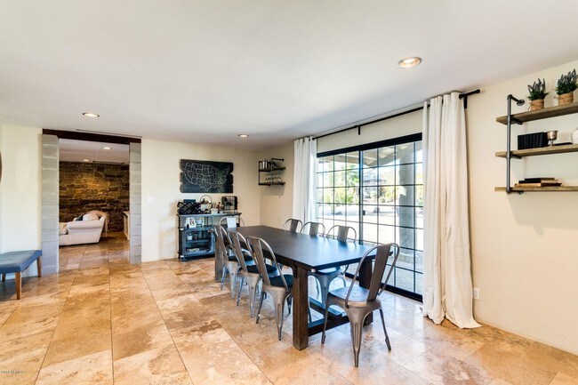 Building Photo - 4129 E Palo Verde Dr