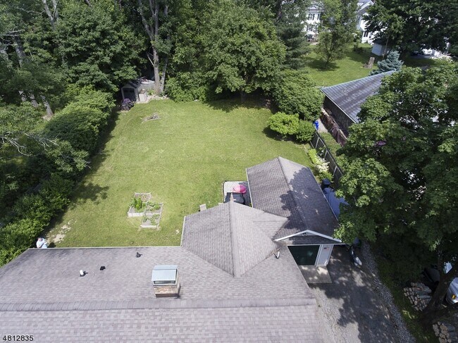 Foto del edificio - 32 Maple Ave