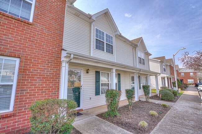 Building Photo - 415 Arapaho Dr
