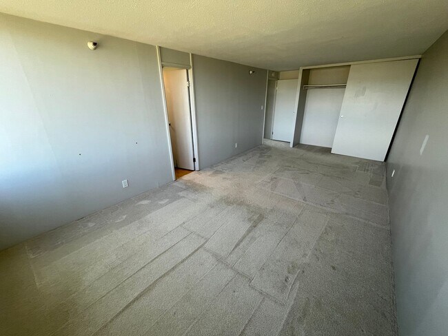 Building Photo - Pearl City: Century Park Plaza 2BR, 2 Bath 2 Pkg