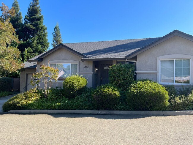 Building Photo - Edgewood