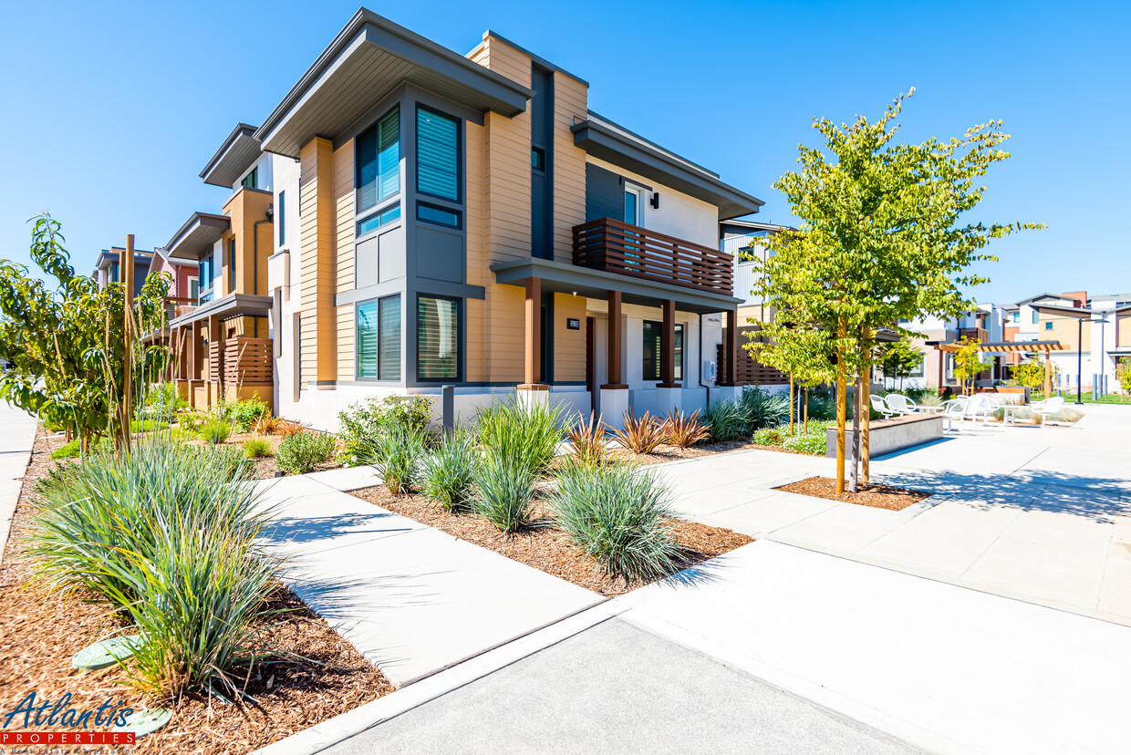 Foto principal - 15123 Shore Dr
