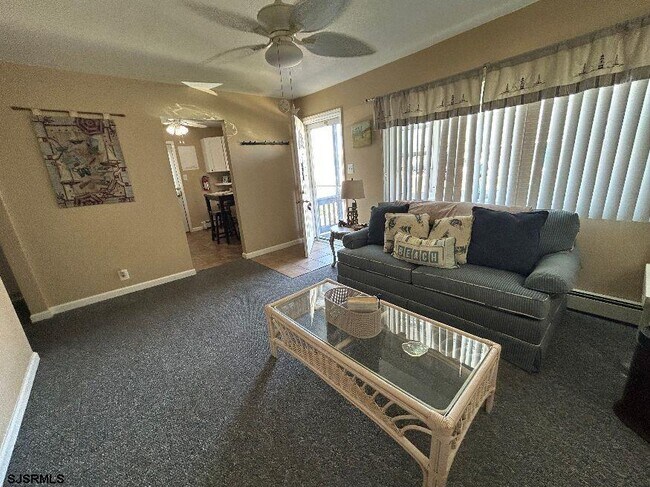 Building Photo - 200 3rd St N