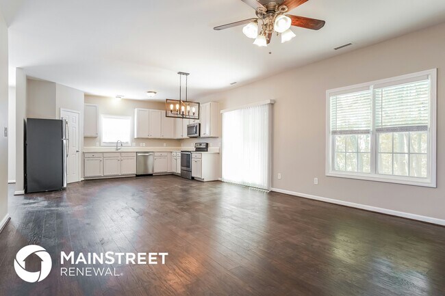 Building Photo - 3210 Hayling Dr