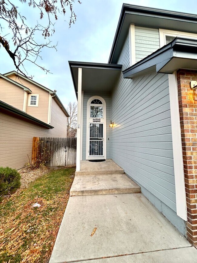 Building Photo - Looking for a Quality tenant who Appreciates a Gourmet Kitchen