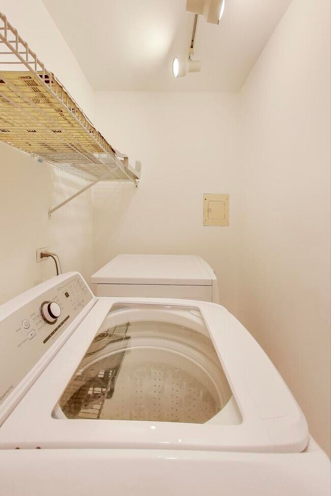 Foto del edificio - 5400 N Sheridan Rd