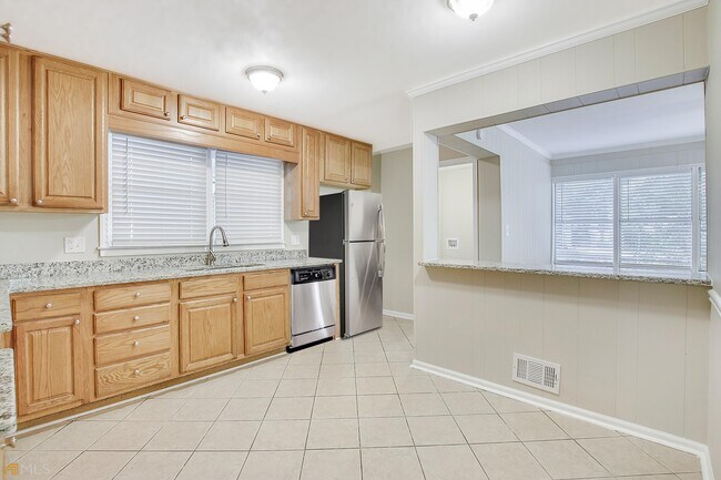 Foto del edificio - 6465 Sherwood Trail
