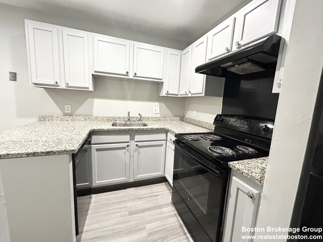 Building Photo - 53 Ruggles St