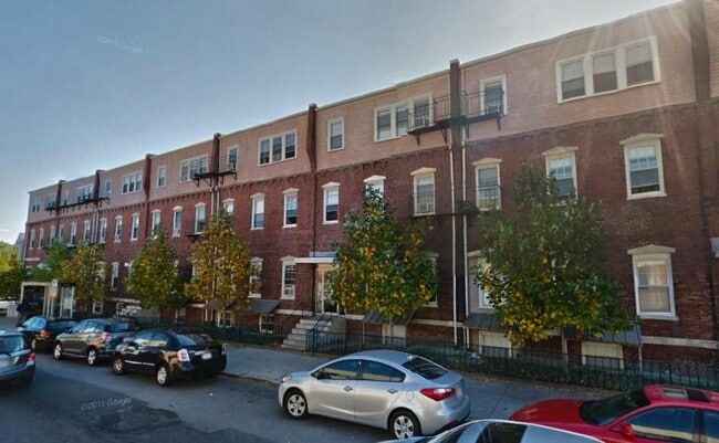 Building Photo - 168 Beacon St