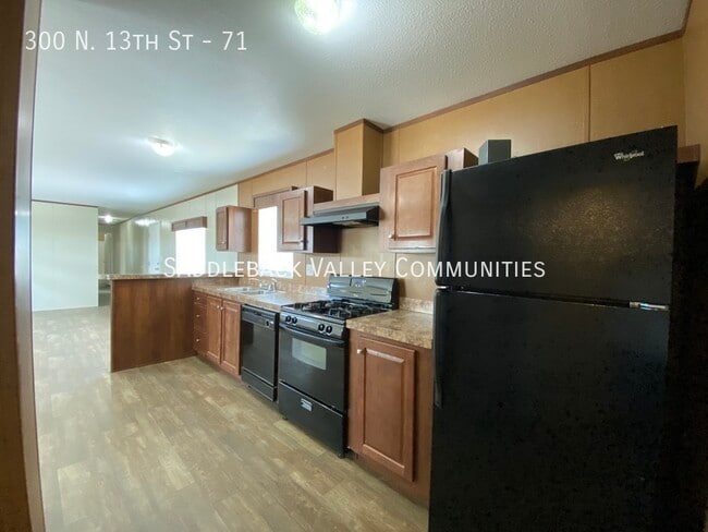 Building Photo - 300 N 13th St