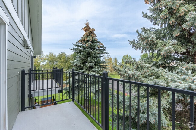 2BR, 1BA - 950SF - Balcony - Mountain View