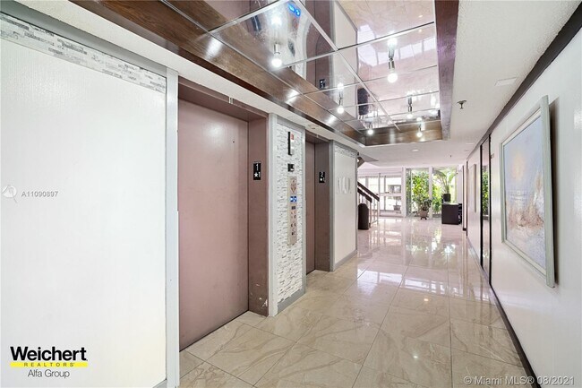 Foto del edificio - 17890 W Dixie Hwy