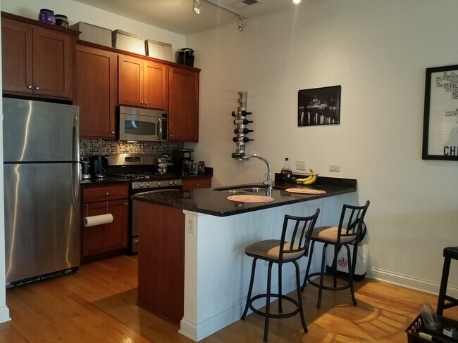 Foto del edificio - 2035 S Indiana Ave