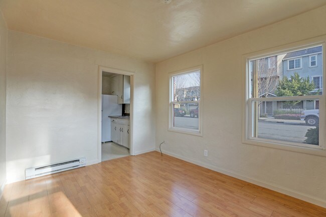 Building Photo - 1129 Campbell Ave