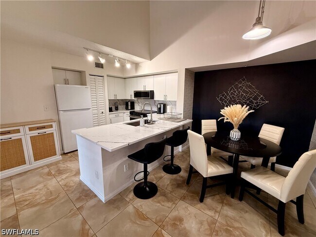 Foto del edificio - 1265 Wildwood Lakes Blvd
