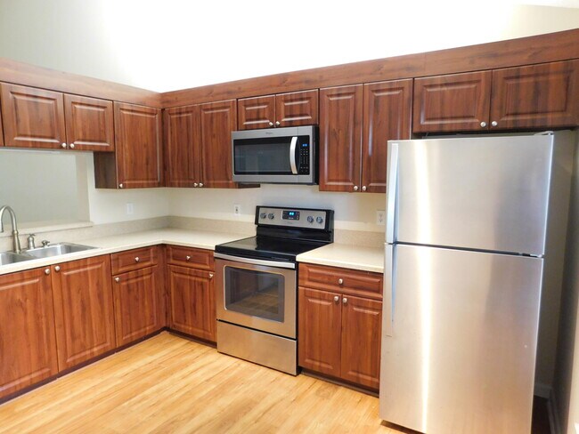 Building Photo - 230 Moccasin Trail W