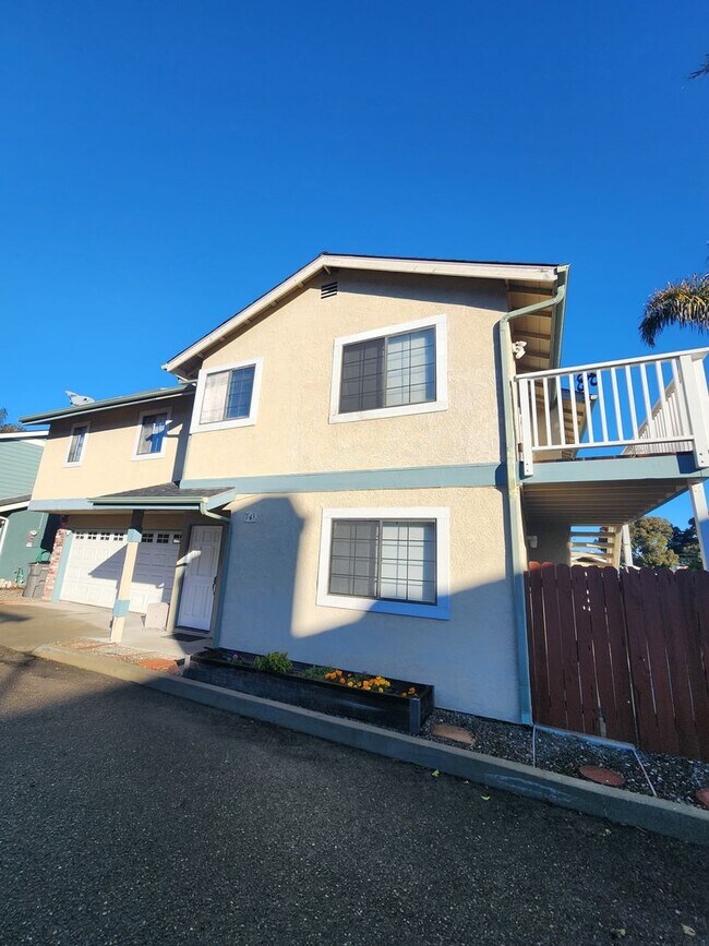 Building Photo - Solar Powered and Newly Updated Grover Bea...