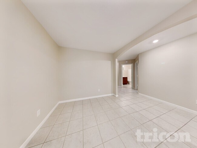 Building Photo - 804 Painted Bison Dr