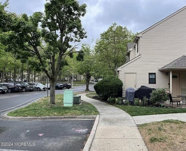 Foto del edificio - 182 Azalea Cir