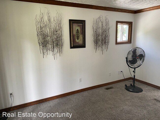 Building Photo - 3 br, 2.5 bath House - 558 Fairholme Rd