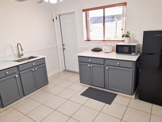 Foto del edificio - 10329 NW 128th Terrace