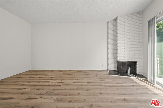 Building Photo - 10657 Holman Ave