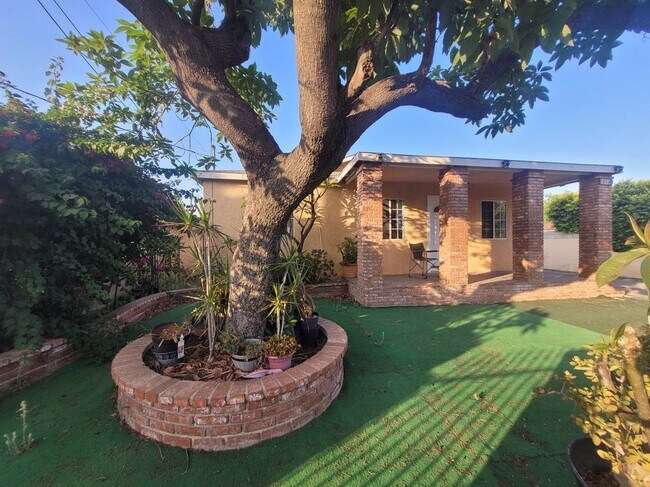 Foto del edificio - 10138 Arleta Ave