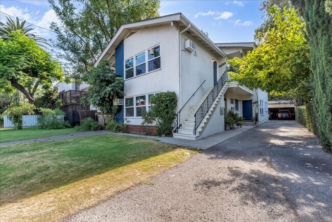 Foto del edificio - 4943 Coldwater Canyon Ave