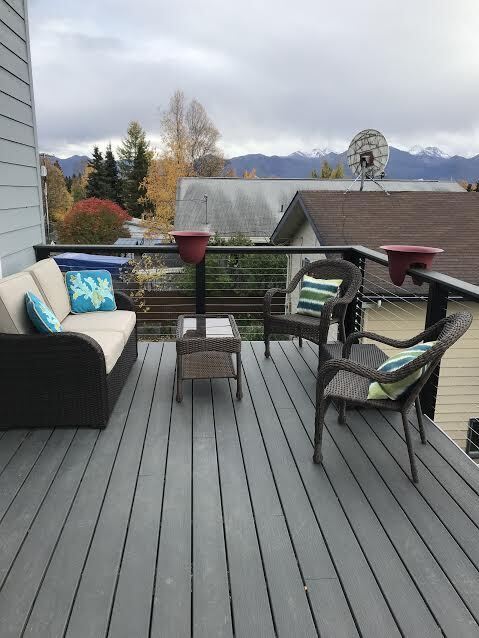 Tus propios muebles de terraza - 343 W 12th Ave