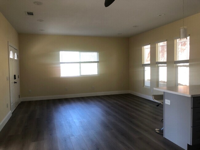 Foto del edificio - 3241 Goldridge Ct