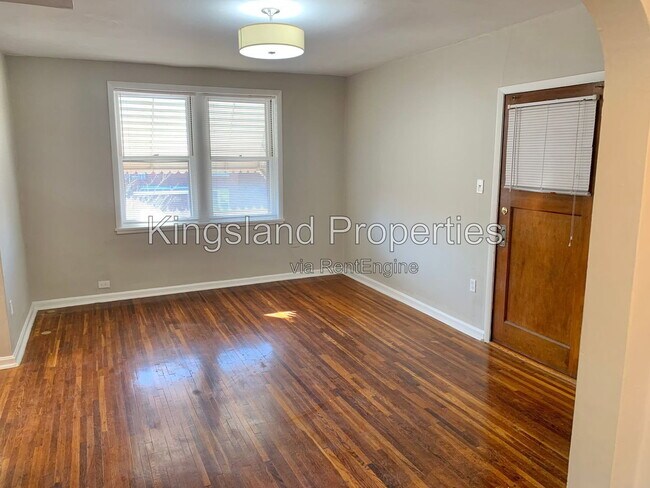 Foto del edificio - 3711 Bates St