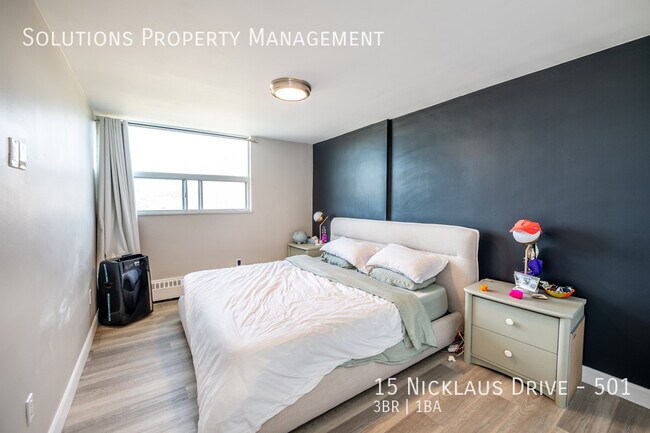 Building Photo - Gorgeous 3 Bedroom Condo Unit at the Base ...