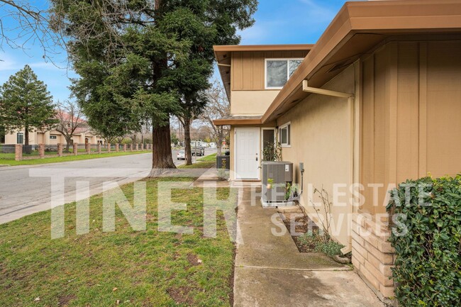 Building Photo - 2 Bedroom Home in Prime Sacramento Locatio...