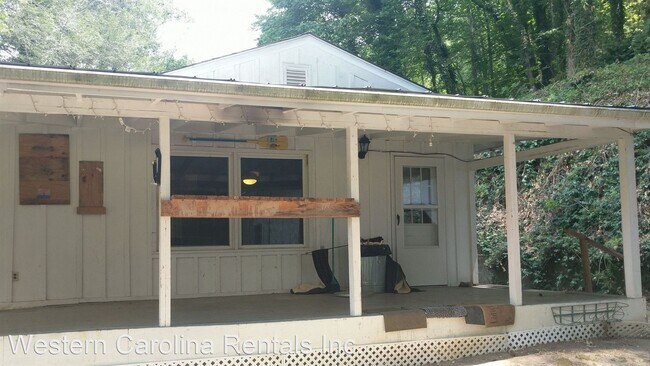 Building Photo - 2 br, 1 bath House - 202 Cane Creek Road