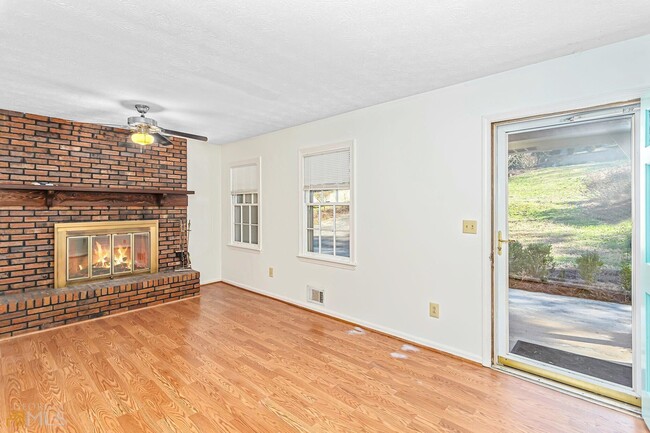 Building Photo - 4437 Casco Way NW