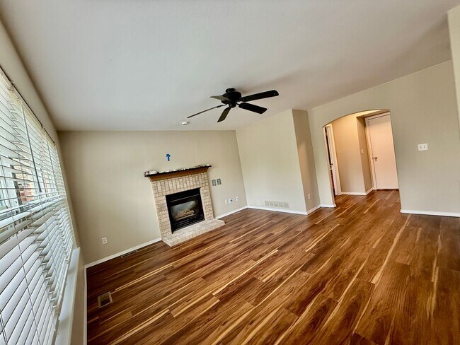 Foto del edificio - 6860 McEwan St