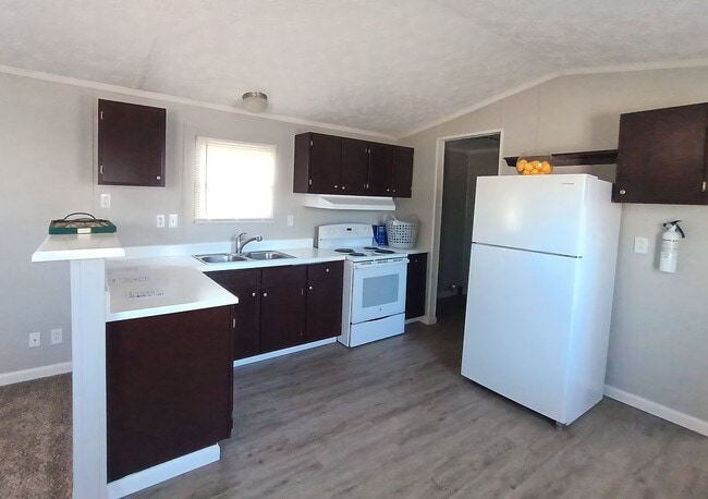 Building Photo - 88 Deerwood Park