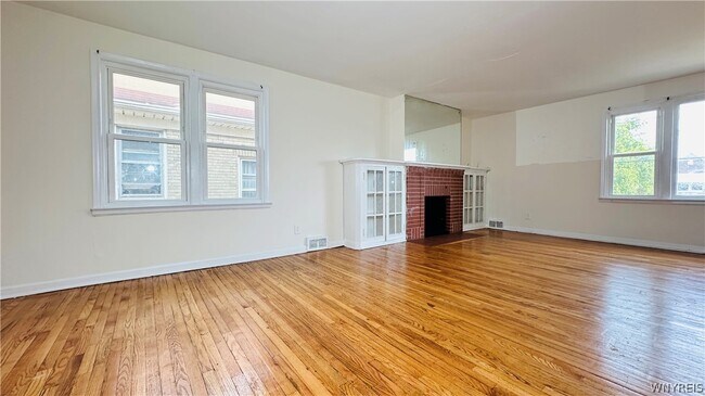 Foto del edificio - 1553 Whitney Ave