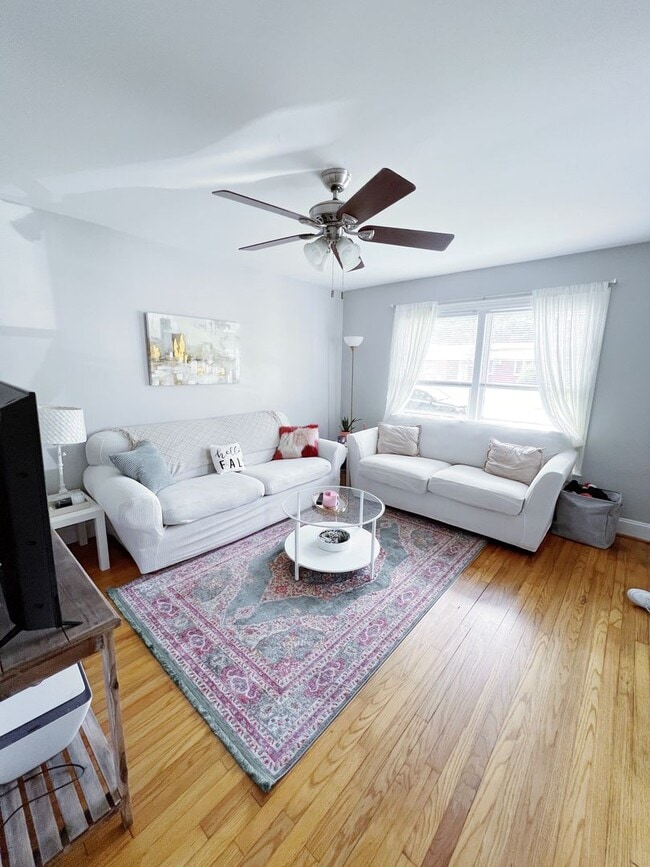 Photo - 112 N Meade St Apartment