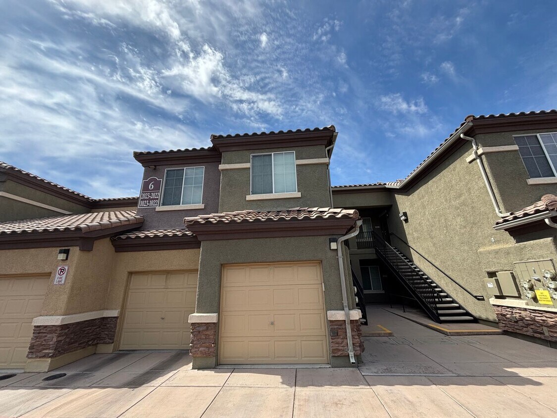Primary Photo - Beautiful 3Bed/2Bath Condo in Sky Pointe C...