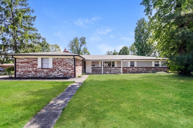 Building Photo - 4361 Hillcrest Dr