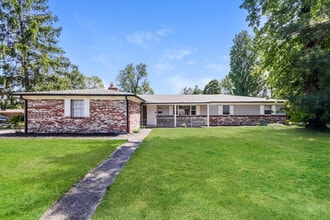 Building Photo - 4361 Hillcrest Dr