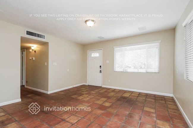 Foto del edificio - 4402 S Park Dr