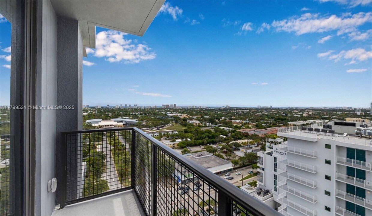 Foto principal - 555 NE 8th St