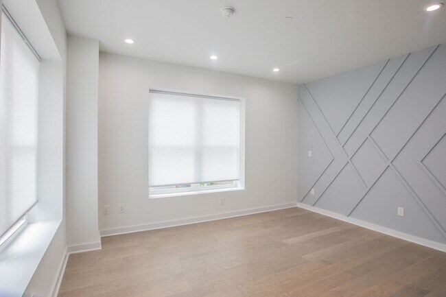 Building Photo - Charming Studio Condo Unit in Carver!