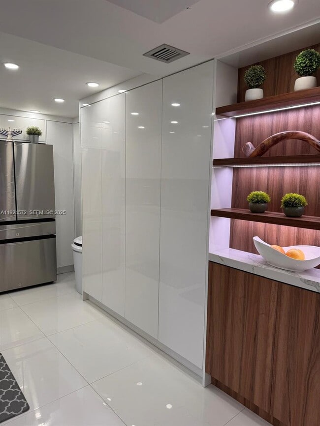 Foto del edificio - 3800 S Ocean Dr