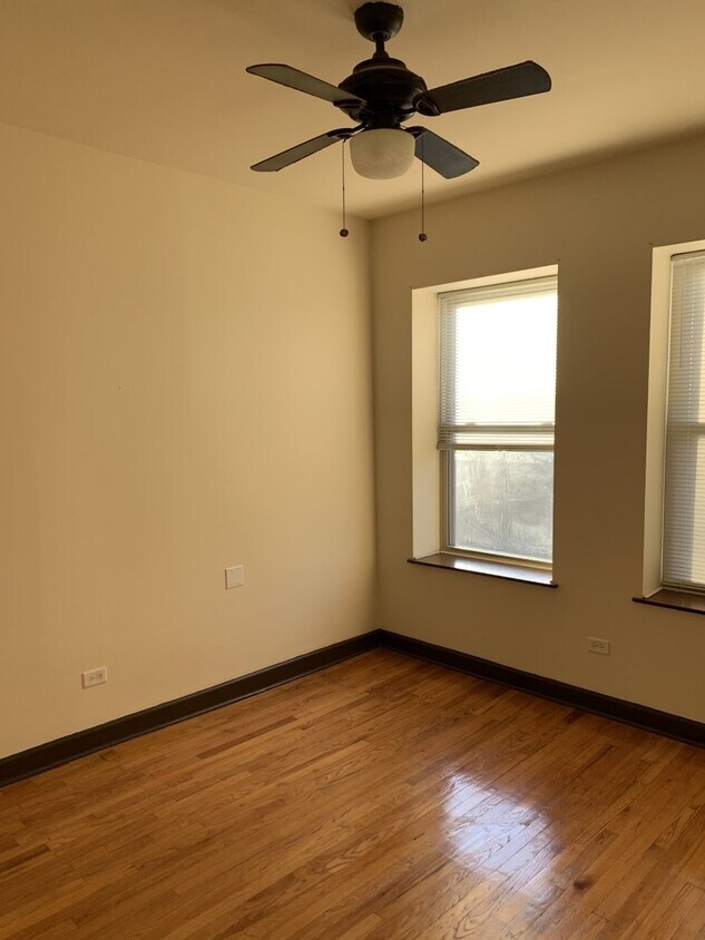 Building Photo - 6215 S Drexel Ave