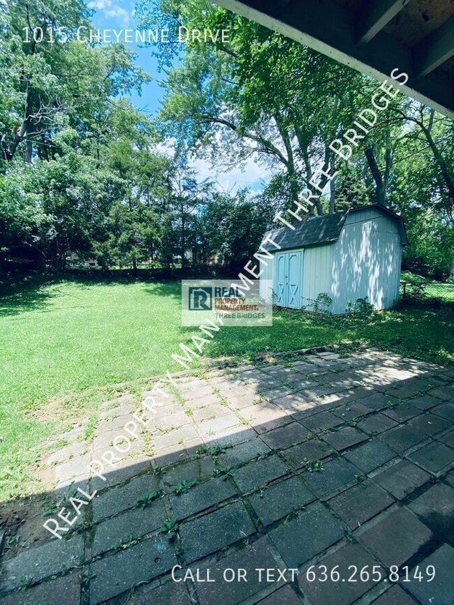 Building Photo - 1015 Cheyenne Dr
